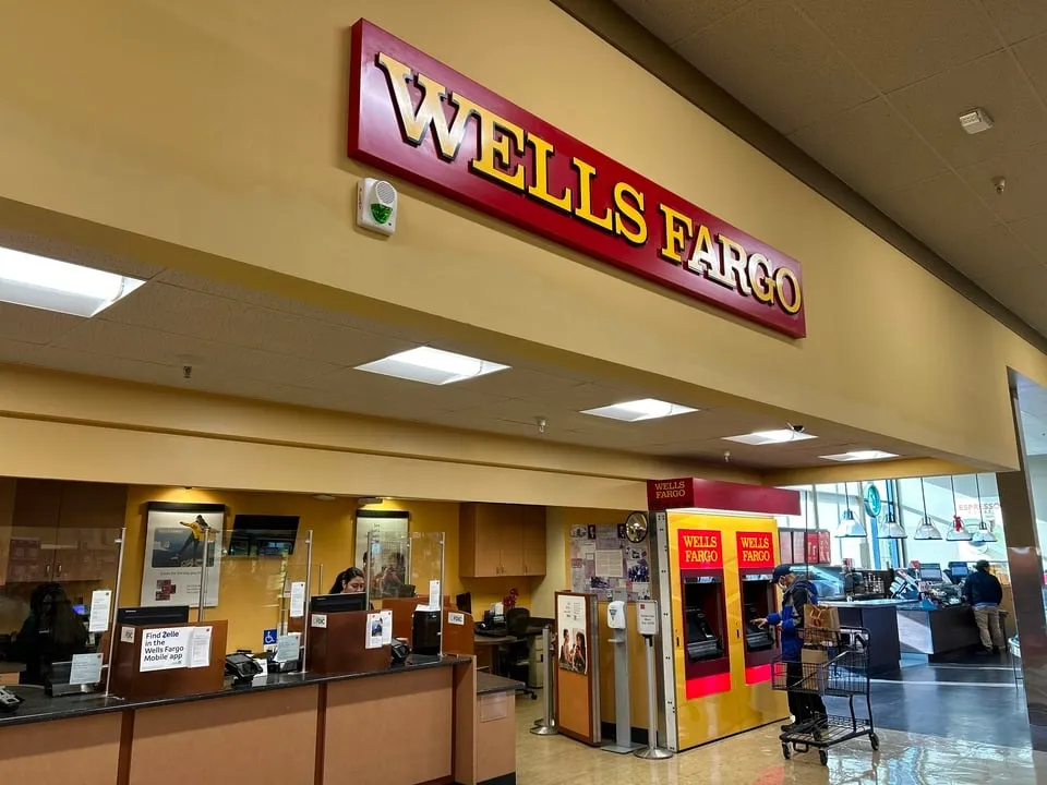 wells fargo routing number